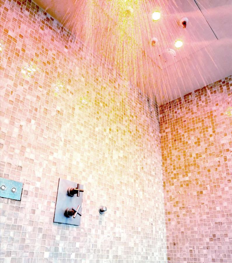 Le Clos Saint-Martin Hotel & Spa Bagian luar foto