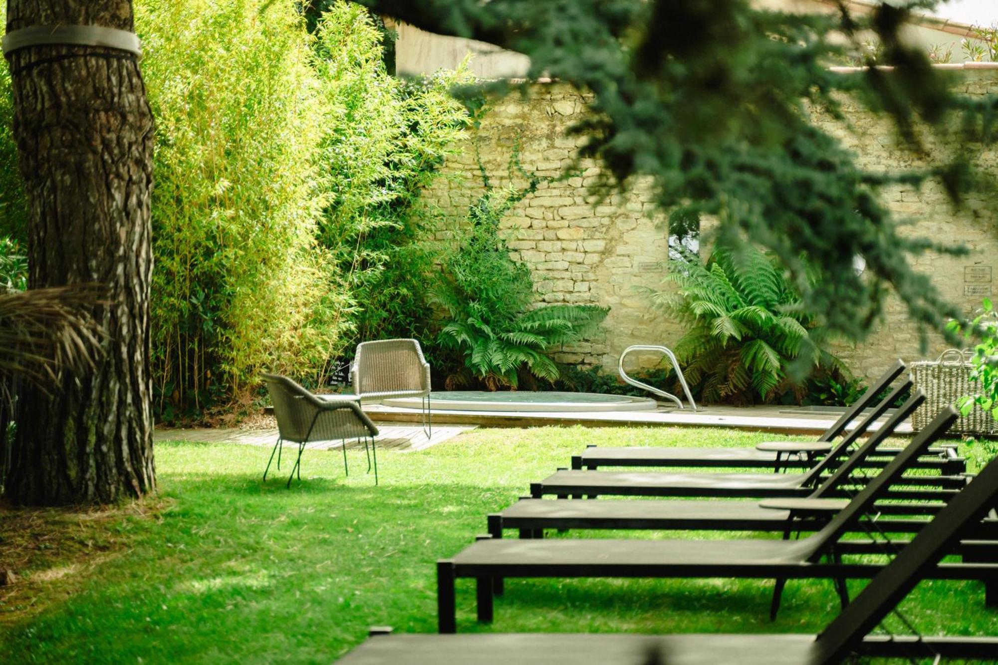Le Clos Saint-Martin Hotel & Spa Bagian luar foto