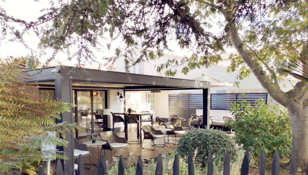 Le Clos Saint-Martin Hotel & Spa Bagian luar foto